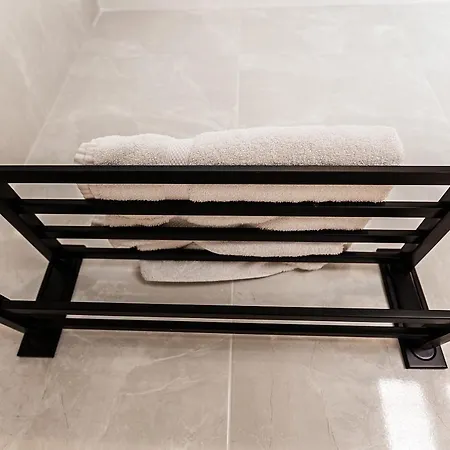 Monko Mieres فيلة *