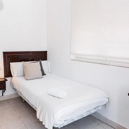 فيلة Monko Mieres