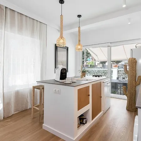 فيلة Monko Mieres